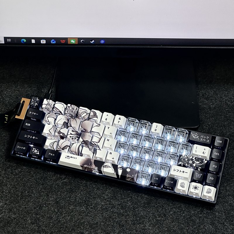 لوحة مفاتيح ميكانيكية بتصميم ر - مراجعة Gaming Accessories Aesthetic وسعره
